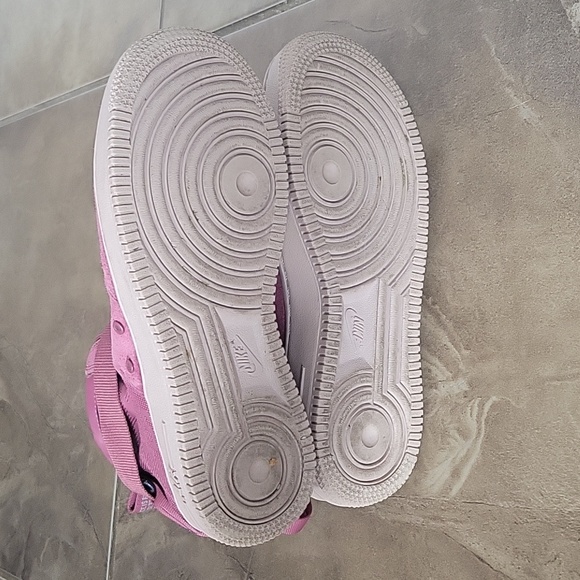 Nike Air Force 1 - Picture 4 of 5